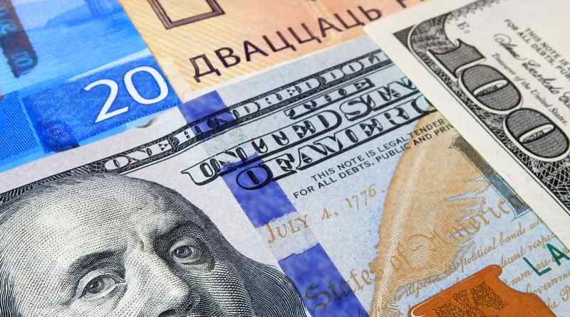 Доллар и евро падают уже третий день подряд утром 19 апреля 2022