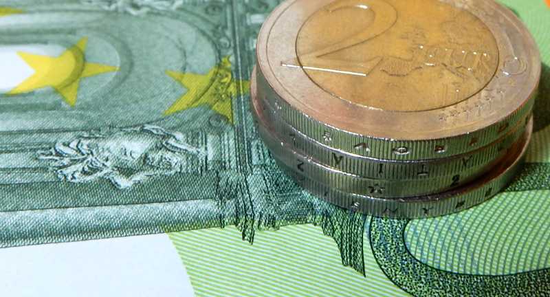 Евро может подешеветь к доллару до 1 к 1