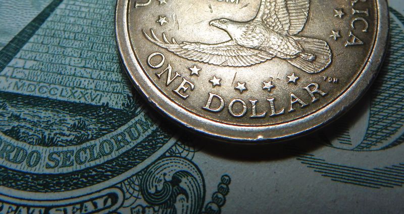 Доллар улетел на минимум за 34 дня на торгах 28 июня 2022