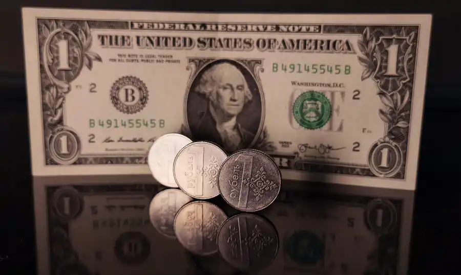 Откат доллара до минимума за 19 дней утром 19 февраля 2026