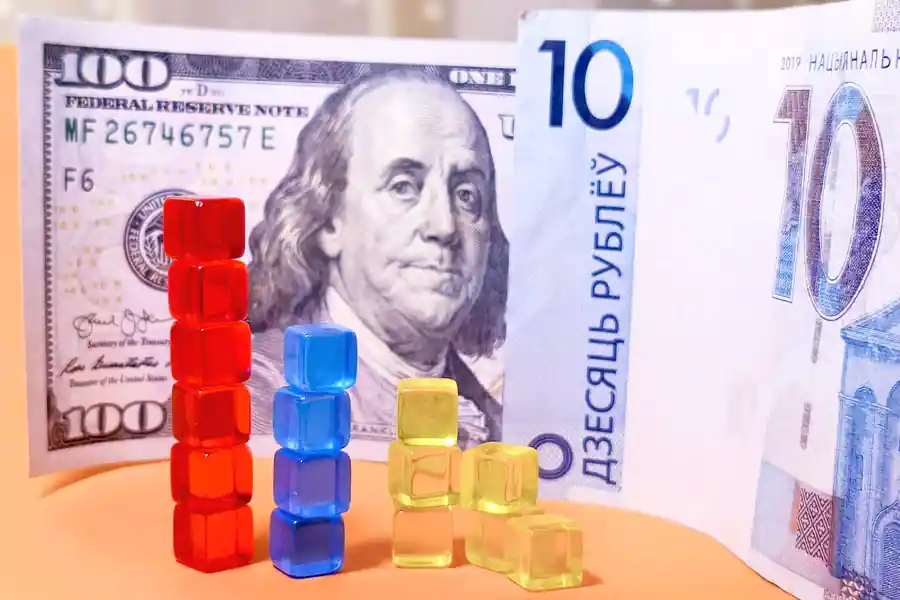 Доллар начал падение на торгах 20-го марта 2026